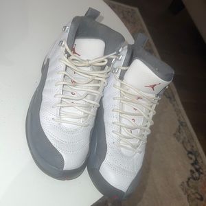 Jordan 12s size 7y/8.5 womens
